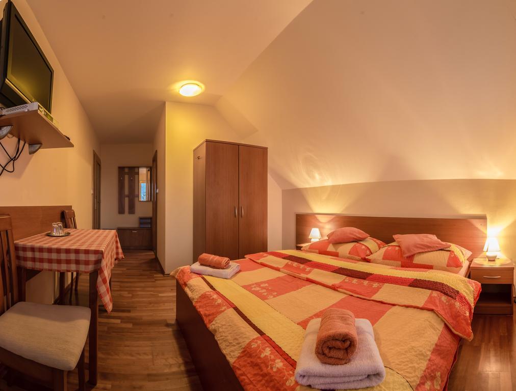 Privat Baja Hotel Liptovsky Mikulas Room photo
